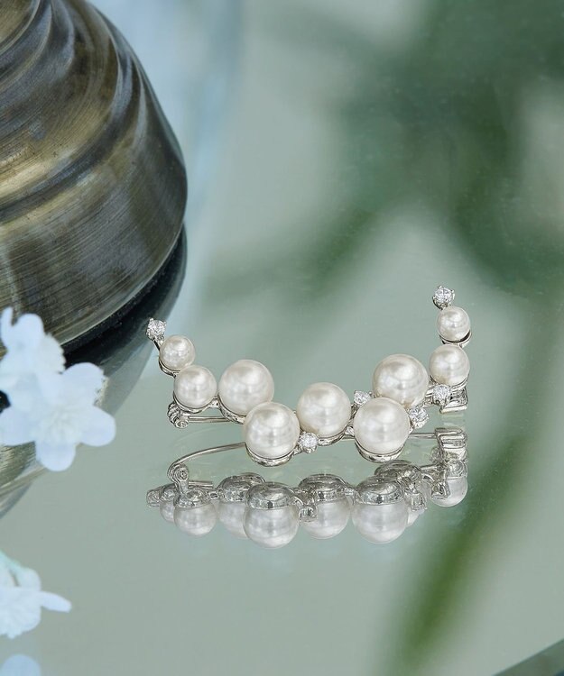 Tiaclasse フェイクパールムーンブローチ シルバー