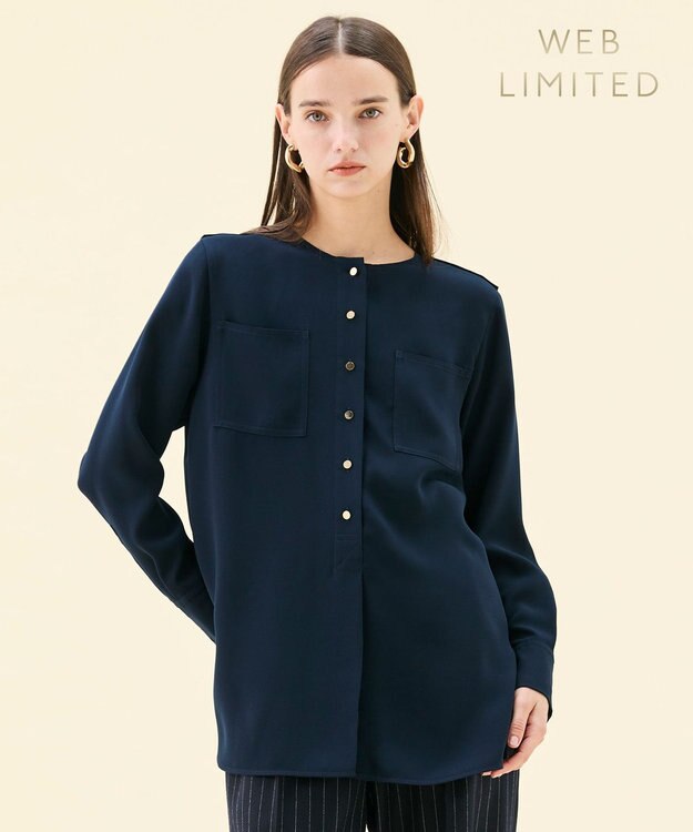 BEIGE， 【WEB限定・洗える】CLARION / ゴールド釦クルーネックブラウス Navy