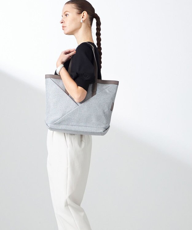 Y'SACCS リネンライク　イニシャルトート　Mサイズ ライトグレー