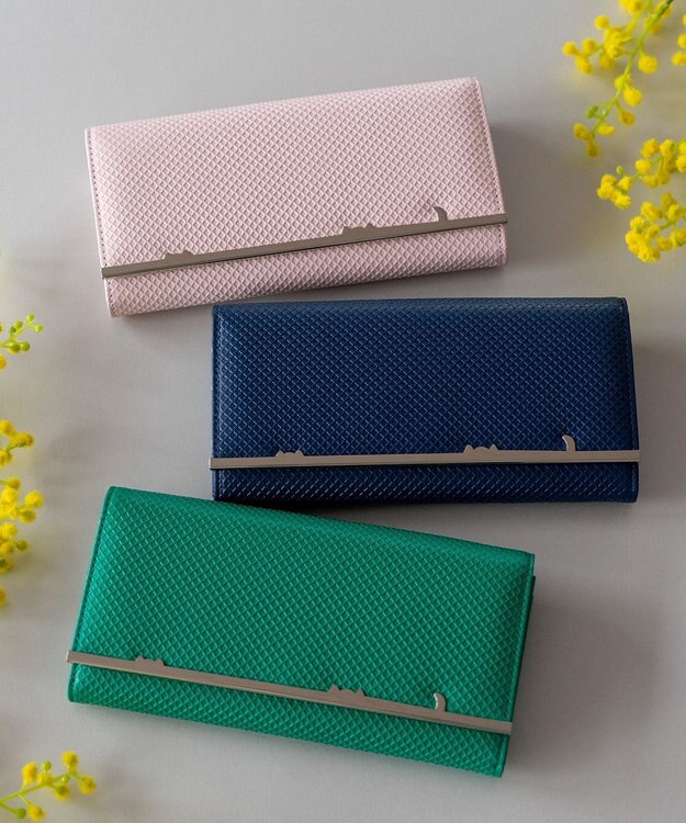 tsumori chisato CARRY クロスエンボス かぶせ長財布 グリーン