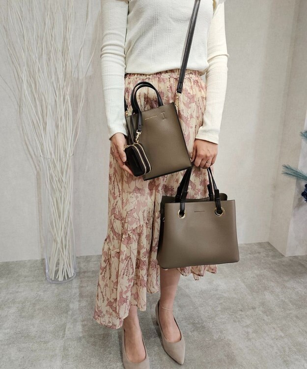 style code 【MERCURYDUO/マーキュリーデュオ】限定3点セット　①キーリング付両アオリハンドバッグ、②縦長ショルダーバッグパスポート入れ、③Wファスナースマートキーケース グレージュ