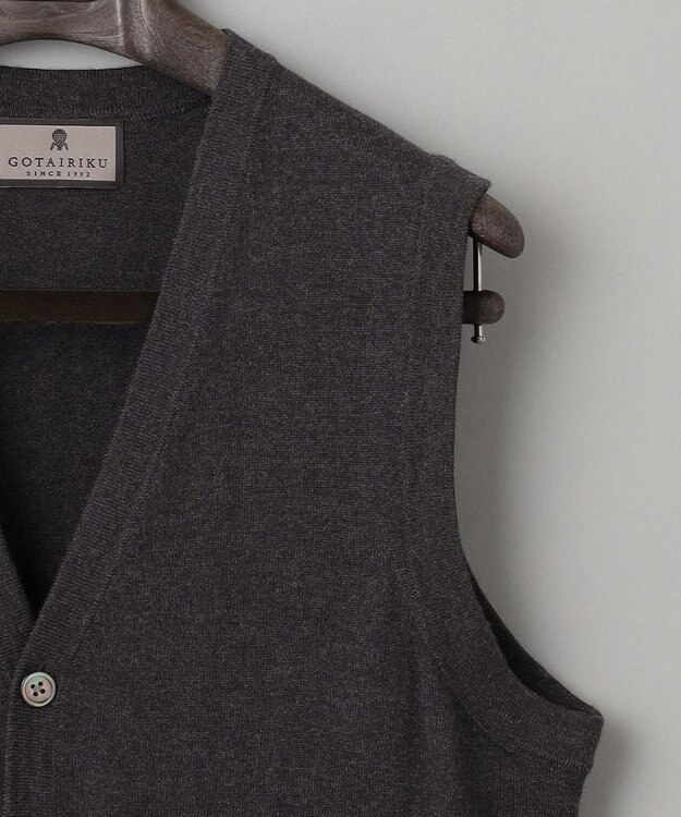 GOTAIRIKU 【家庭洗濯可能】イタリア糸 ハイゲージ ベスト グレー系