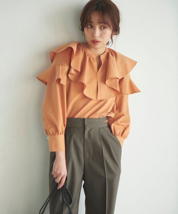 Feroux 【洗える】ラッフルスキッパー ブラウス オレンジ系