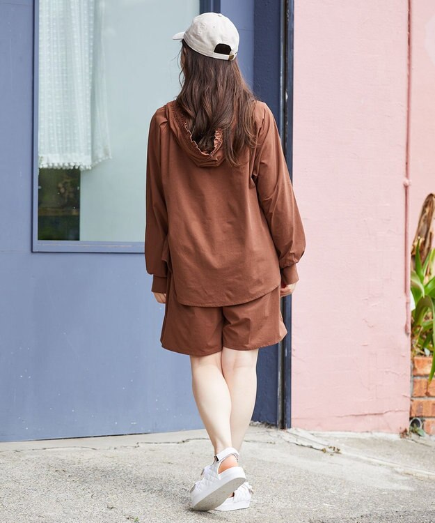 Feroux 【接触冷感・UVカット・吸水速乾】ラッシュガードフリル パーカー ダークブラウン系