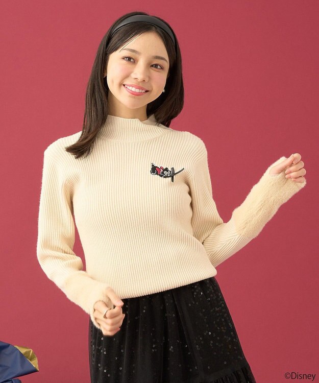 earth music&ecology Ｄｉｓｎｅｙ／フィガロ刺繍袖フェザーニット Ivory