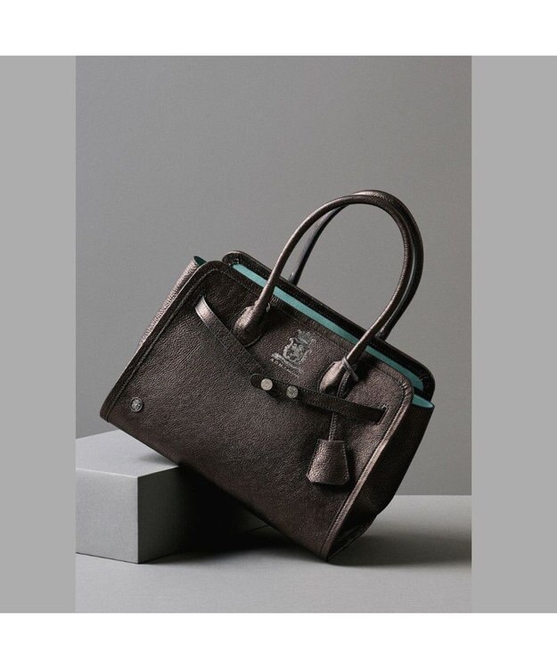 A.D.M.J. 【牛革】メタリックレザー/ヘリ巻きベルトトートM(Dカン+) グラファイト