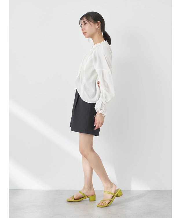 earth music&ecology ギャザーショートブラウス Off White