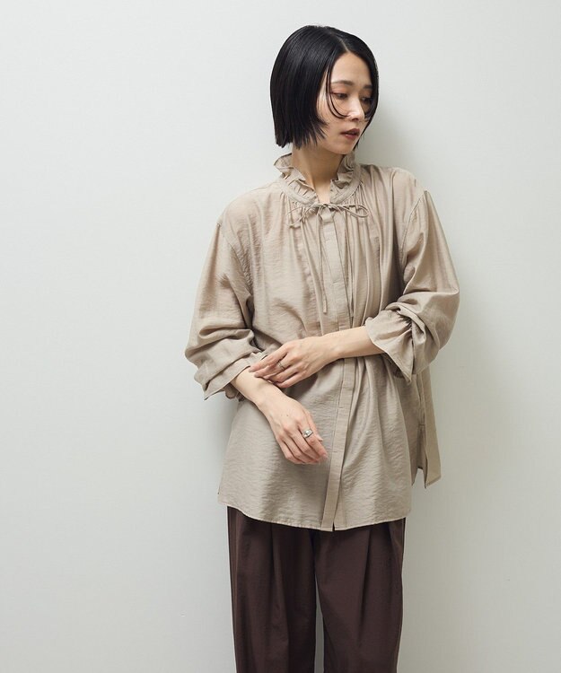Green Parks フリルカラーリボンブラウス Beige