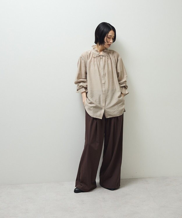 Green Parks フリルカラーリボンブラウス Beige