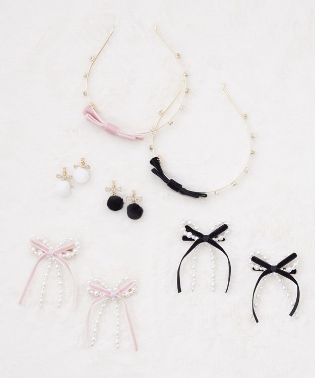 Maison de FLEUR フェイクファービジューリボンイヤリング White