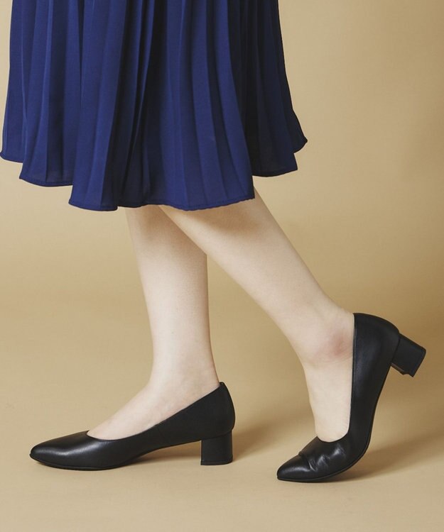 Dominic3 晴雨兼用 ポインテッド レザーパンプス ブラック