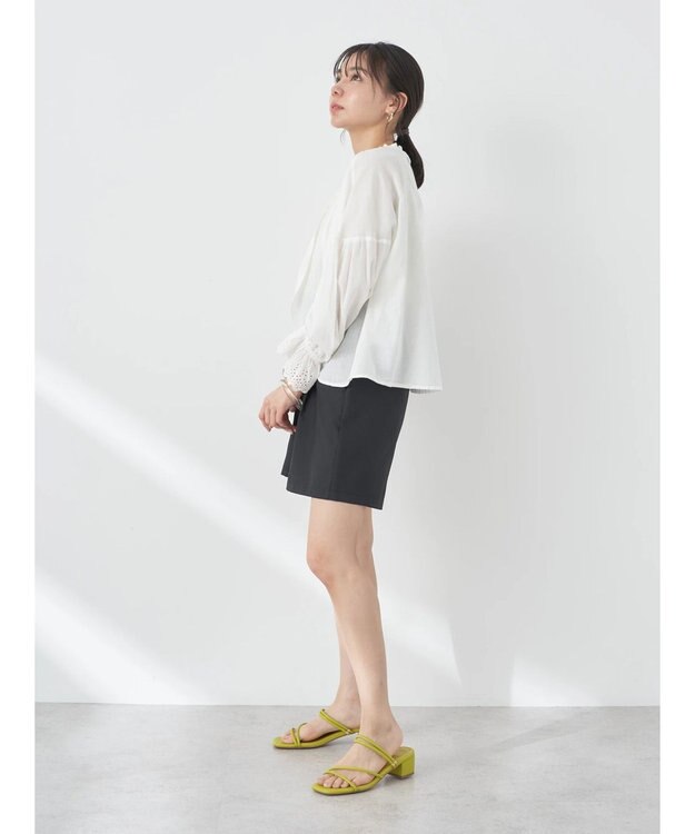 earth music&ecology ギャザーショートブラウス Off White