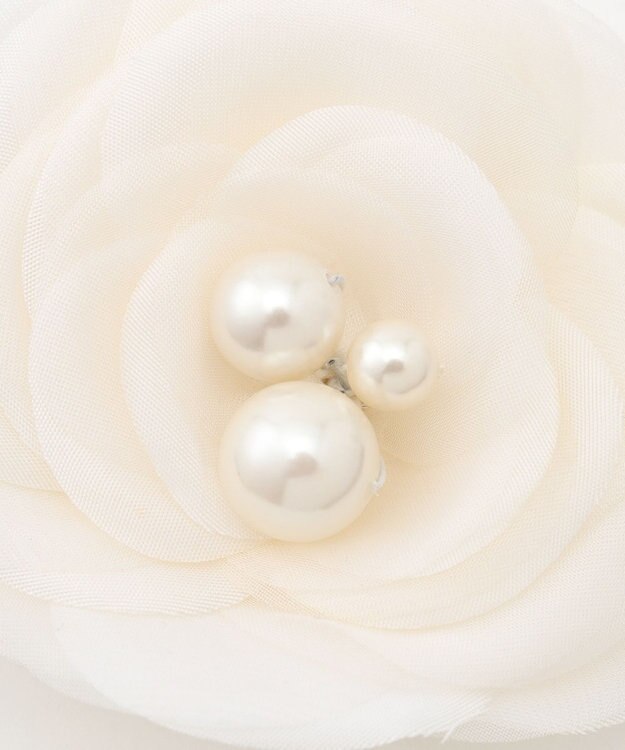 組曲 エアリーフラワーパールコサージュ アイボリー系