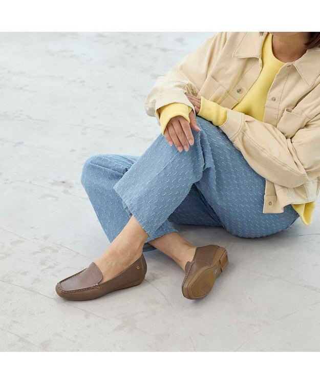 ing <ing>リラックスモカシンシューズ ダークオーク