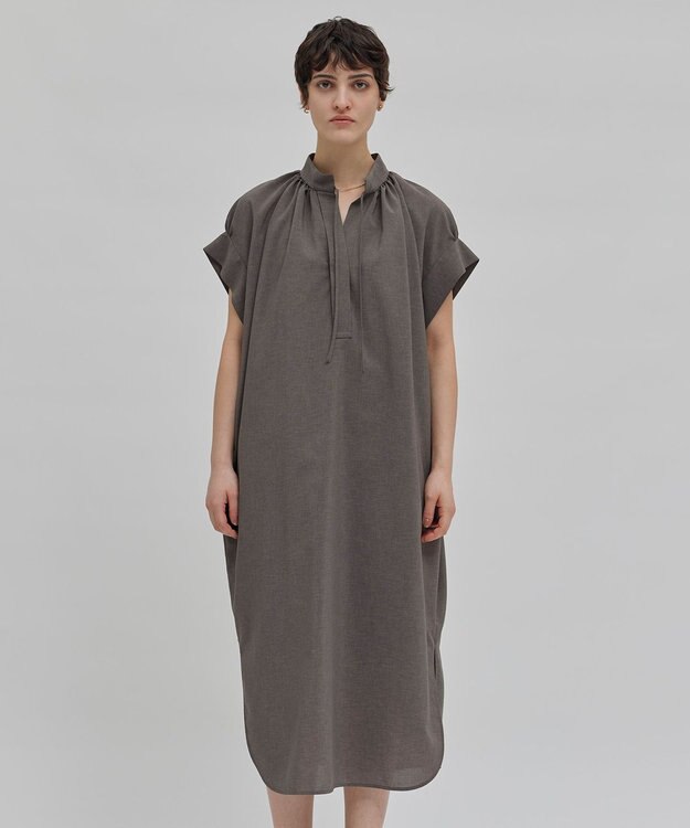 BEIGE， 【洗える/接触冷感/速乾/UVケア対応】BATEAU / スタンドカラードレス C.Gray