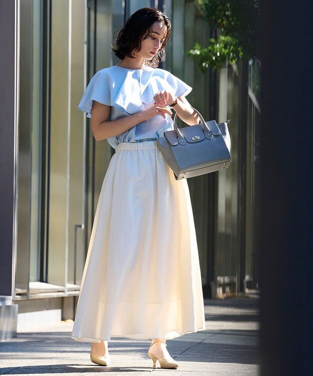 UNFILO 【洗える】リネンレーヨン　ラッフルカラーブラウス アイスブルー