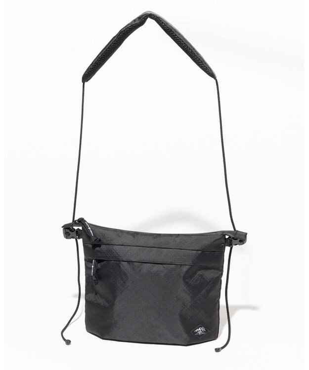 JOSEPH ABBOUD MOUNTAIN 【軽量/ECO撥水/サスティナブル素材/サコッシュが取り外せる】リサイクルリップストップ バックパック 33L ブラック系