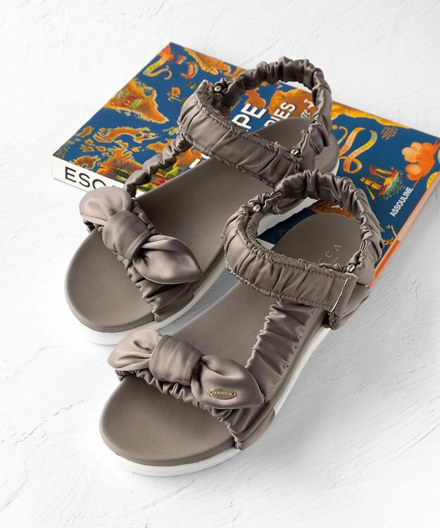 TOCCA RIBBON KNOT SPORTS SANDALS サンダル ベージュ系