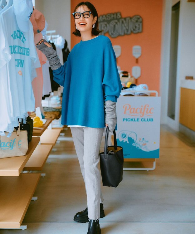 UNFILO 【洗える】ふわふわニット ラウンドヘム ブルー