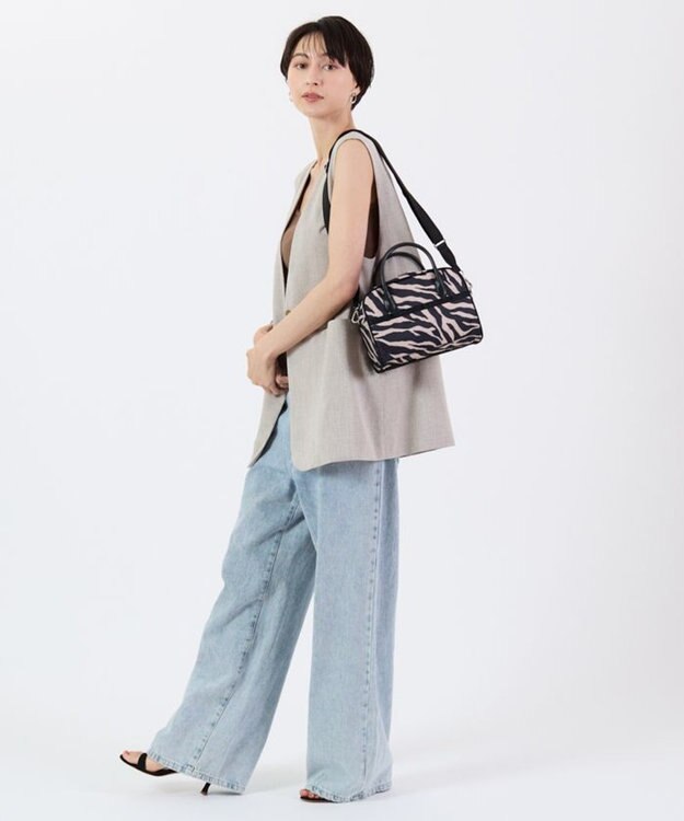 LeSportsac SQUARE TH CROSSBODY/アップタウンラフィアゼブラ/ブラック アップタウンラフィアゼブラ/ブラック