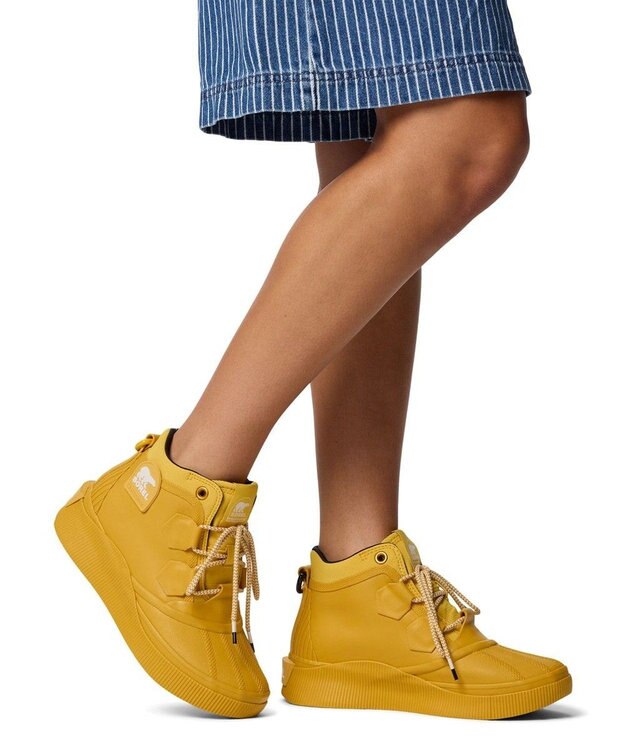 SOREL SOREL/ アウトアンドアバウト４ スプラッシー /ソレル Gold Leaf、 Black