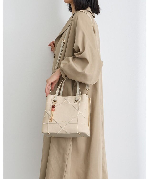 MioFIRANO カジュアルシッククロスラインハンドバッグ 2WAY チャーム付き　FIRANO フィラノ IVORY