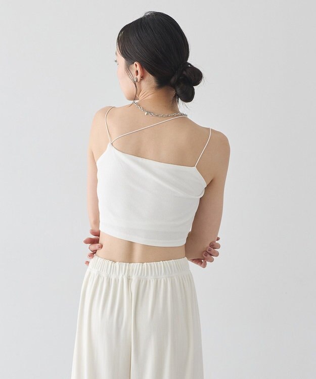 earth music&ecology カップ付ショート丈キャミソール Off White