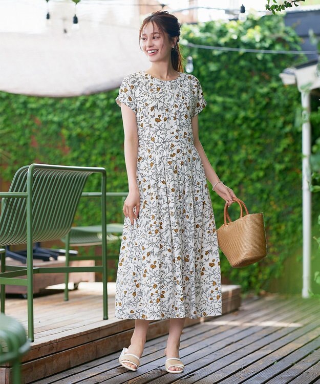 Tiaclasse L 【洗える】リーフフラワー柄ワンピース オフホワイト