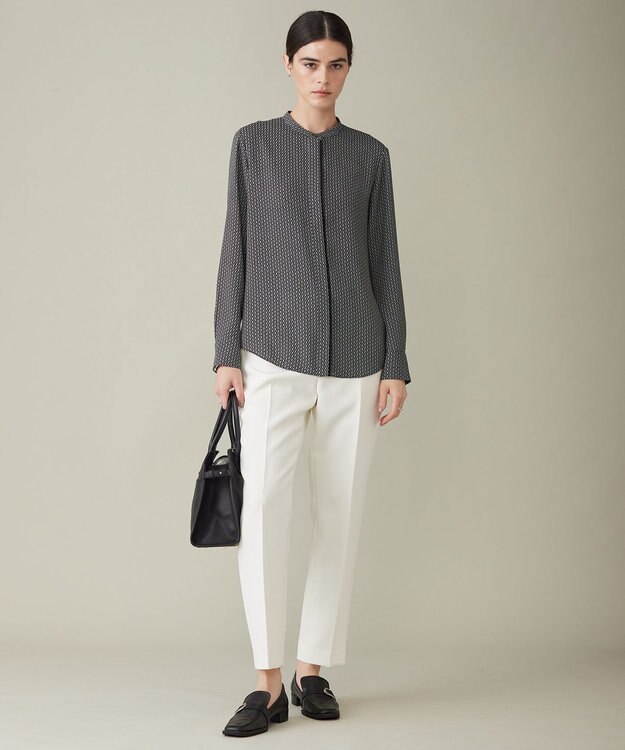 ICB 【WEB限定カラーあり・速乾・洗える】BackSatinAmunzen バンドカラーブラウス チェーン柄系