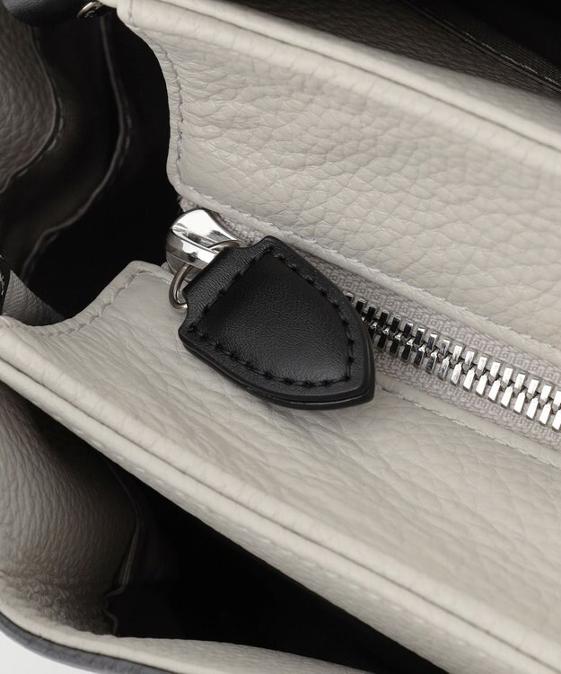 Y'SACCS シュリンクレザートート Sサイズ グレー