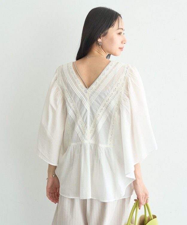 earth music&ecology 【WEB・一部店舗限定】【綿100％】レース＆ピンタックポンチョ Off White