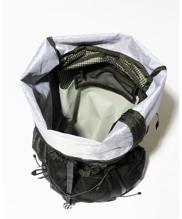 JOSEPH ABBOUD MOUNTAIN 【軽量/ECO撥水/サスティナブル素材/サコッシュが取り外せる】リサイクルリップストップ バックパック 33L ブラック系