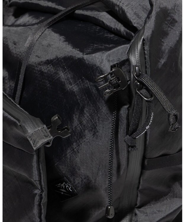 JOSEPH ABBOUD MOUNTAIN 【軽量/ECO撥水/サスティナブル素材/サコッシュが取り外せる】リサイクルリップストップ バックパック 33L ブラック系