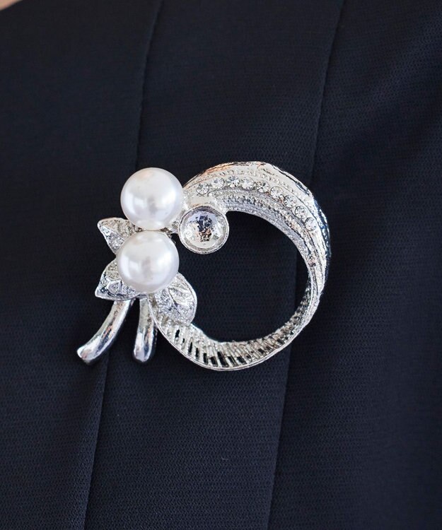 Tiaclasse パール＋リボンブローチ シルバー