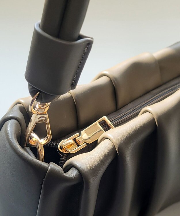 Tiaclasse 【安田美沙子さん着用・2WAY】ギャザーワンハンドルバッグ モカ