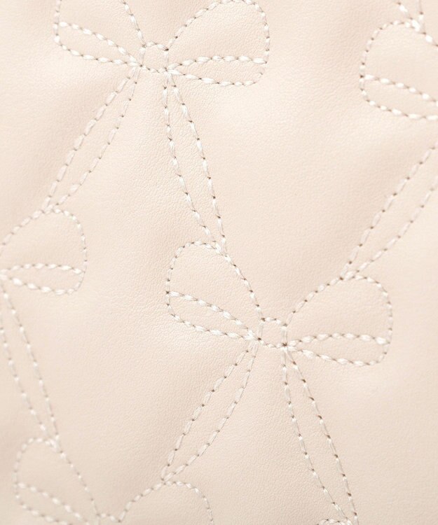 Maison de FLEUR スカーフ付きリボンキルティング2Wayスクエアトート Ivory