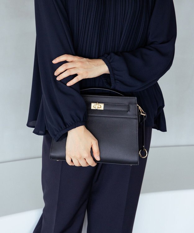 組曲 ベルトデザインスクエアショルダーバッグ ブラック系