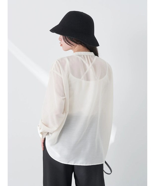 earth music&ecology シアーギャザーネックブラウス Ivory