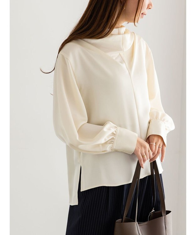 Te chichi ドレープネックブラウス《2025Autumn catalog vol.2 item》 オフホワイト