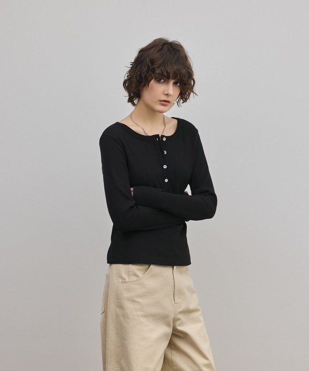 GRACE CONTINENTAL ヘンリーネックカットトップ ブラック