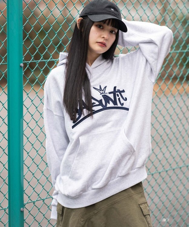 WEGO 【ユニセックス着用ITEM/SMLサイズ展開】グラフィックロゴプルパーカー アッシュグレー