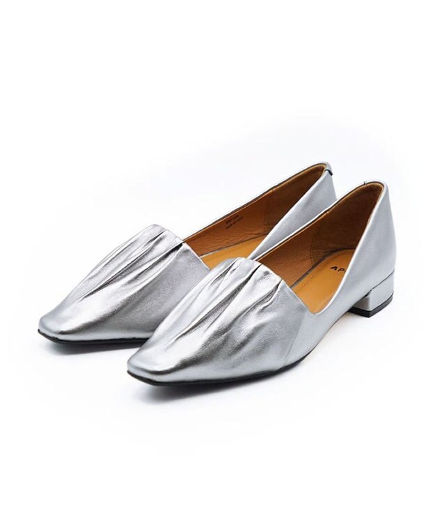 APOM 本革ソフトプリーツフラットパンプス20 シルバー