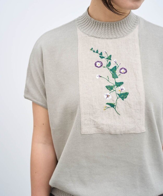 muuc 【高級スーピマ超長綿100%使用ニット】ヒルガオ刺繍 ハイネック半袖プルオーバー グレーベージュ