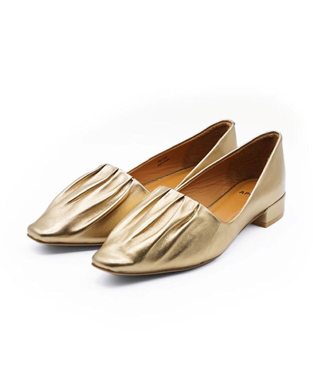 APOM 本革ソフトプリーツフラットパンプス20 ゴールド