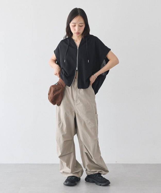 earth music&ecology カップ付ショート丈キャミソール Black