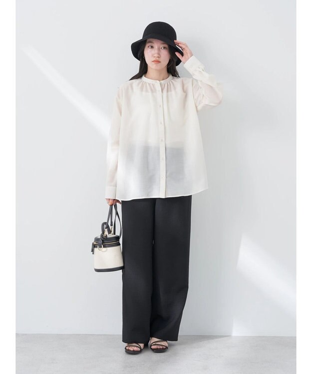 earth music&ecology シアーギャザーネックブラウス Ivory