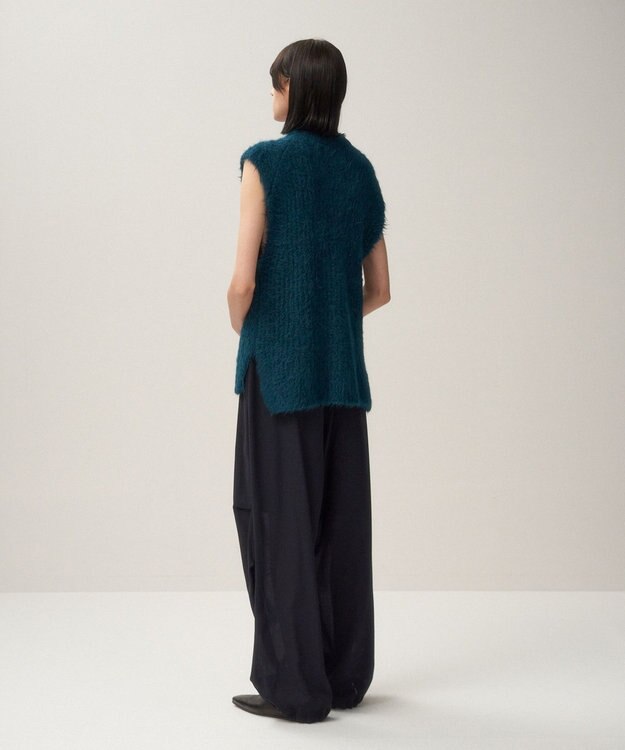 ATON ALPACA FUR | Vネックベスト GREEN