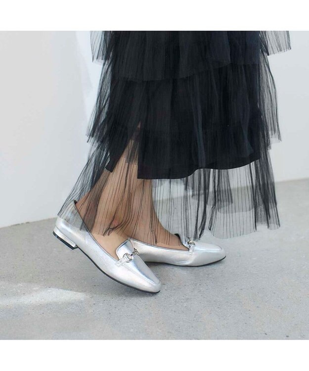 MODE ET JACOMO <noyau>スクエアトゥビット付きヒールローファー シルバー