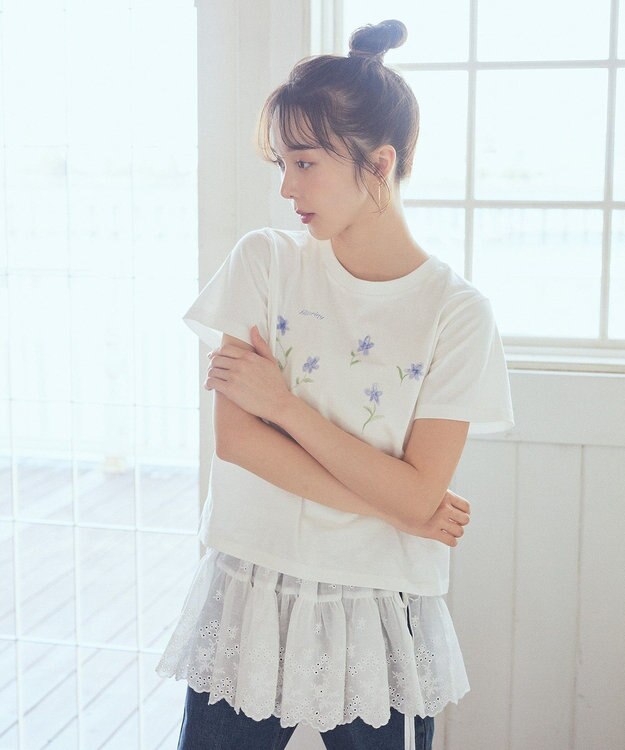 earth music&ecology アソートロマンティックグラフィックＴ Off White