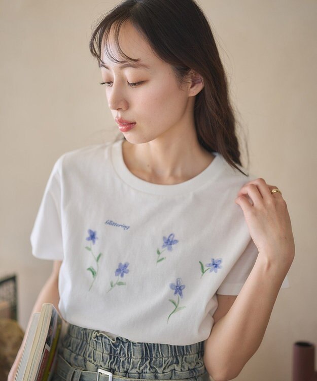 earth music&ecology アソートロマンティックグラフィックＴ Off White